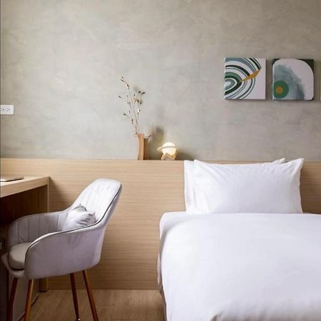 P Inn Tainan Bagian luar foto