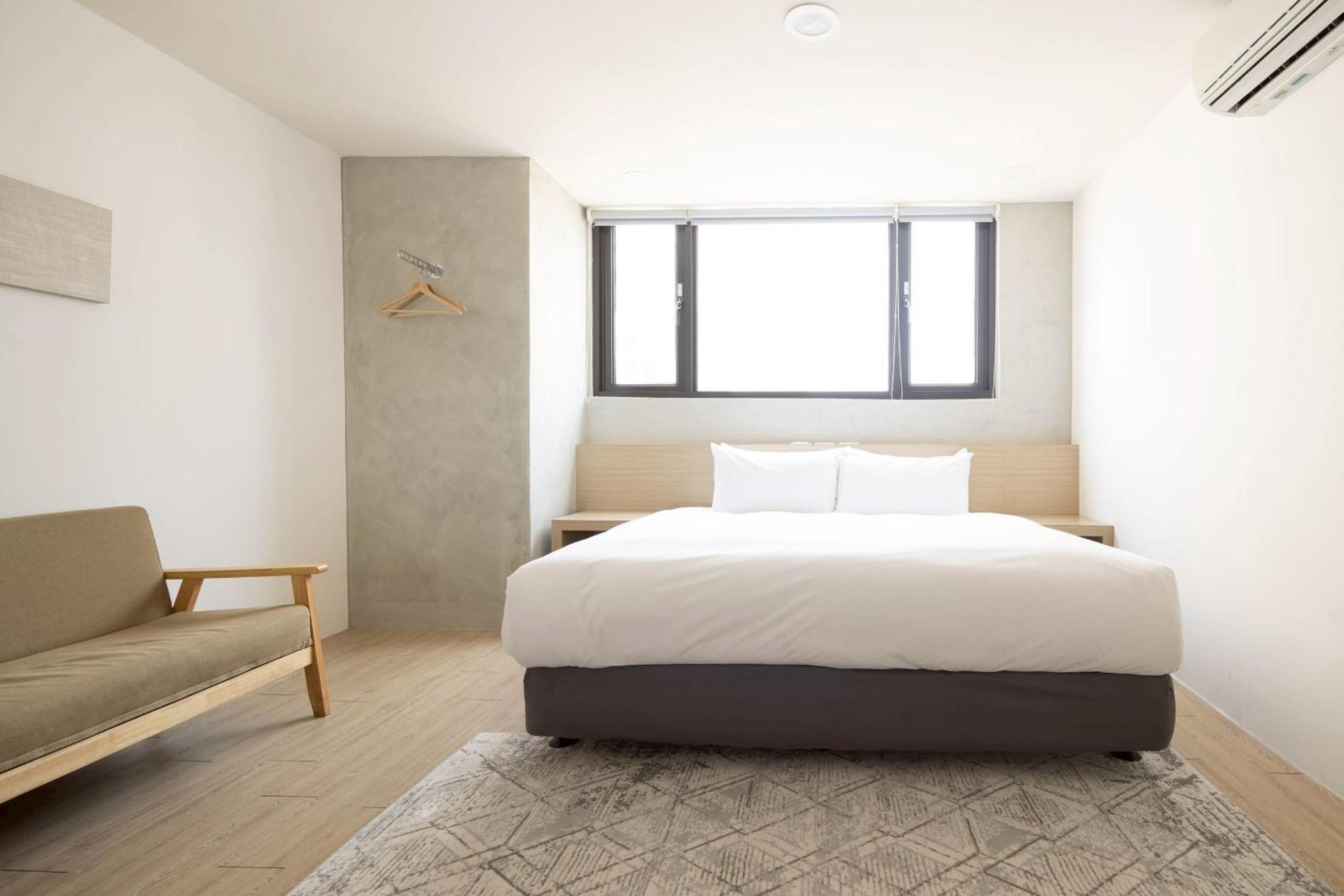 P Inn Tainan Bagian luar foto