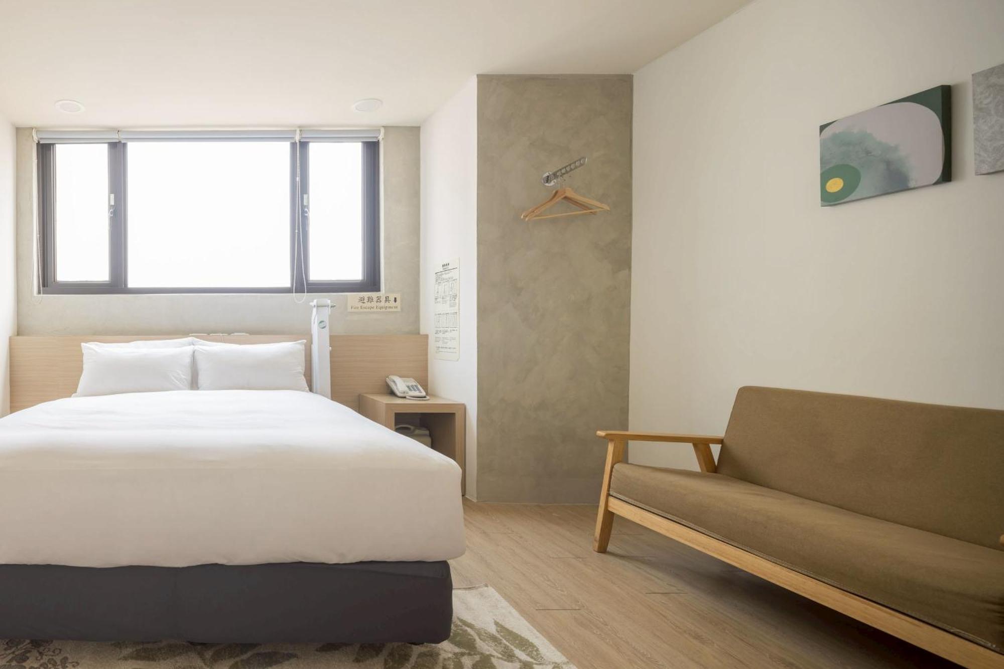 P Inn Tainan Bagian luar foto