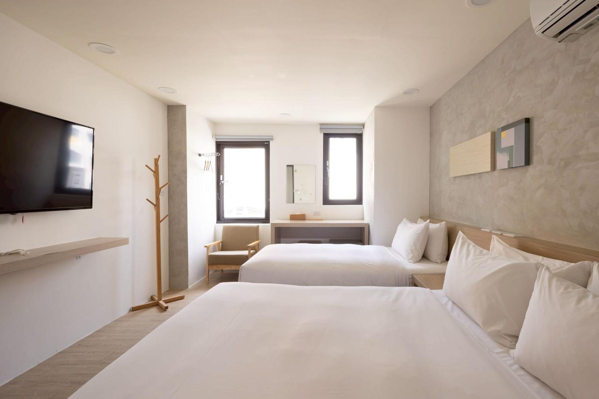 P Inn Tainan Bagian luar foto