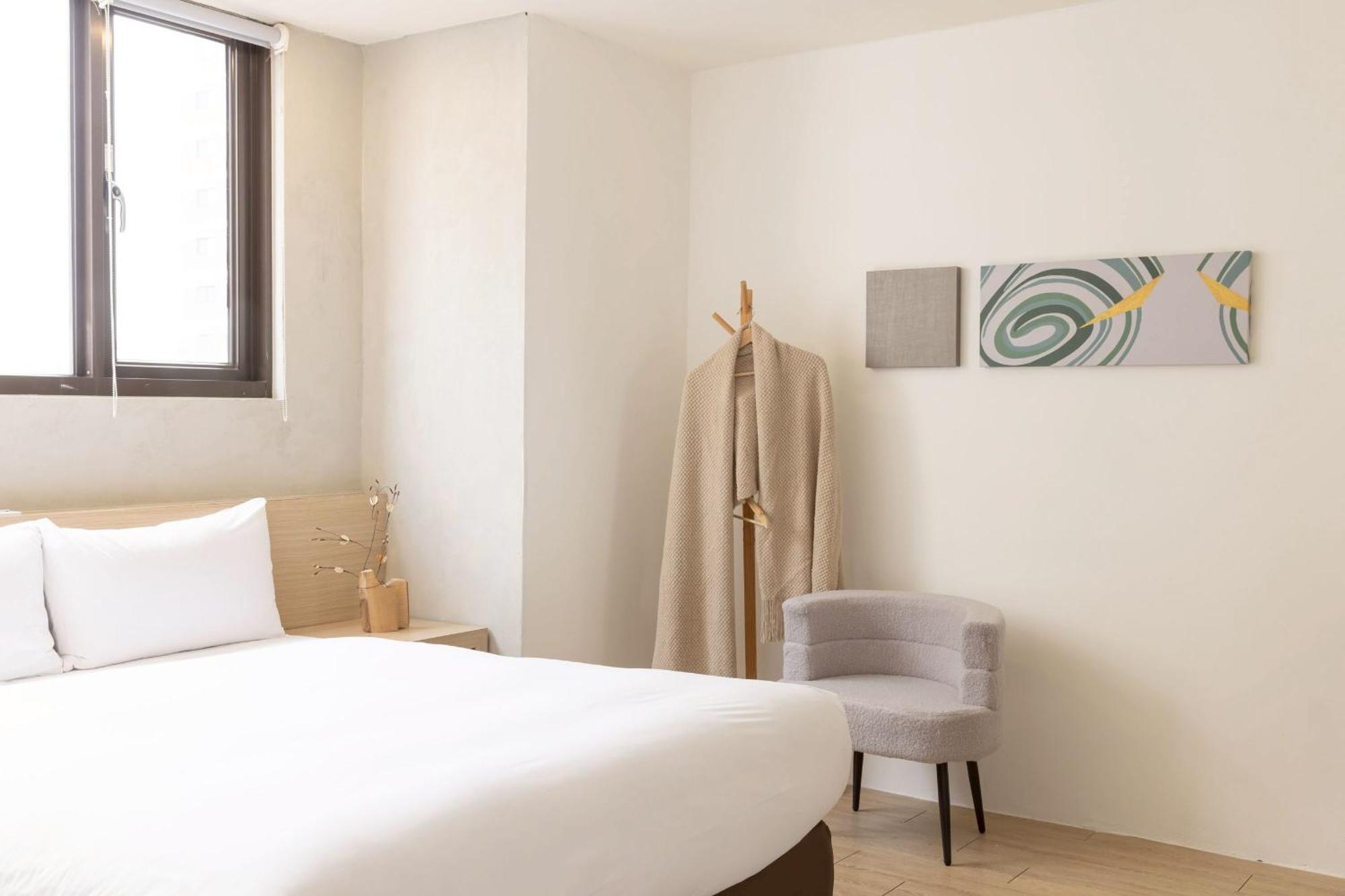 P Inn Tainan Bagian luar foto